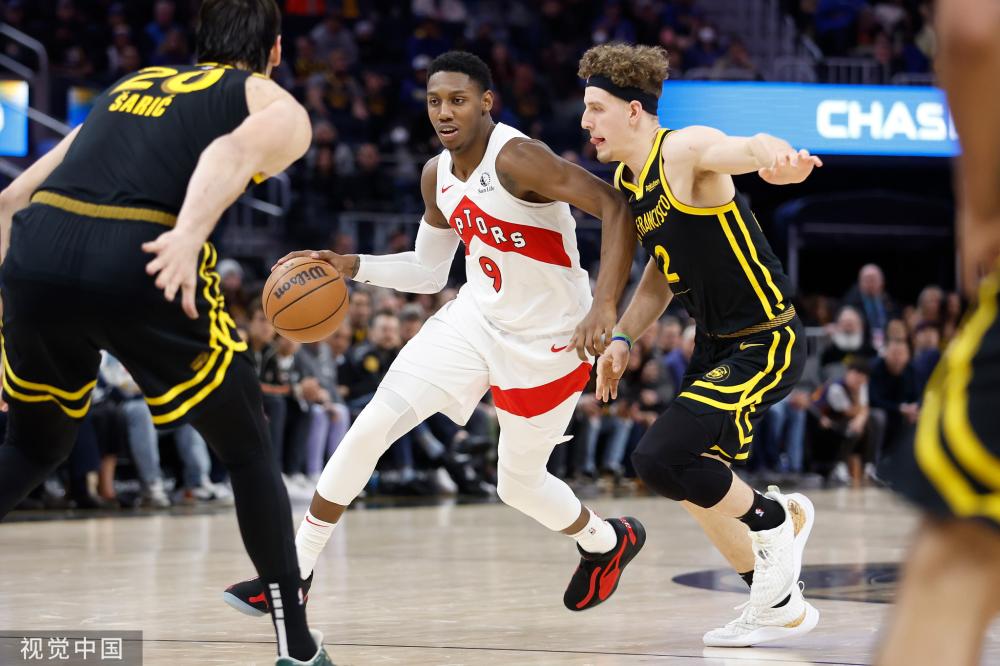 波杰也来了！波杰一分钟连拿5分自己都笑了 勇士再次反超鹈鹕.